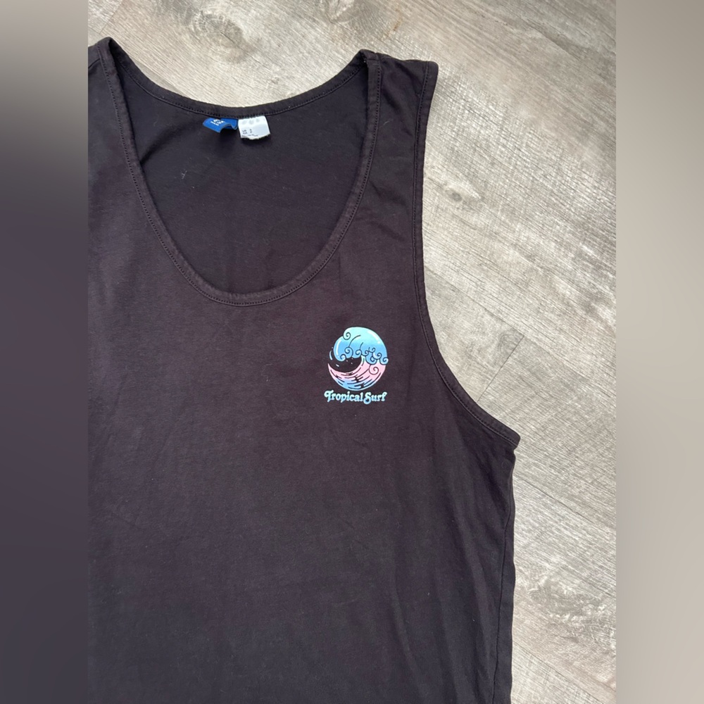Tropical Surf Tank | Divided - Picture 2 of 5